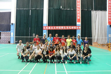 williamhill威廉希尔第三届羽毛球师生联谊赛顺利举办
