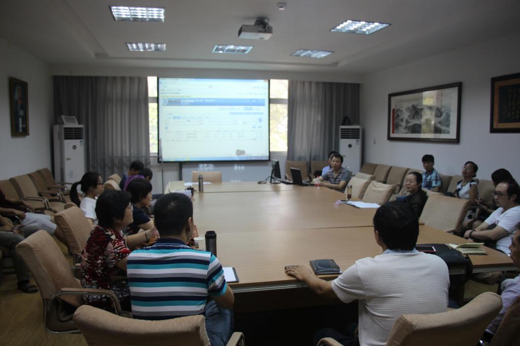 williamhill威廉希尔召开网上报账培训暨学校秋季学期工作布置会